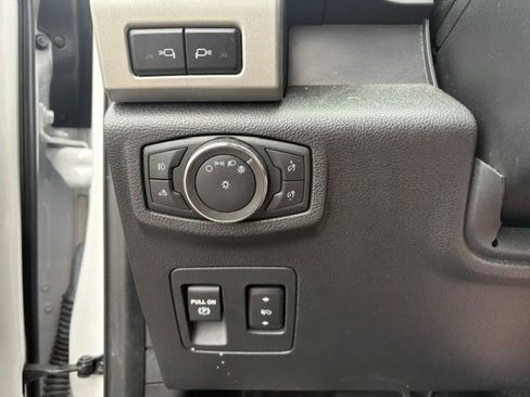 Used 2020 Ford F150 Lariat w/ Equipment Group 502A Luxury AWD/4WD image 11