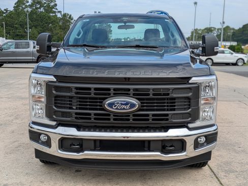 Used 2025 Ford F250 XL w/ XL Chrome Package RWD image 3