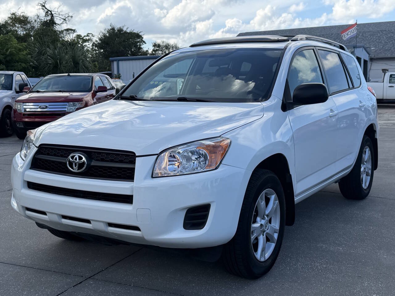 Used 2012 Toyota RAV4 FWD w/ Upgrade Value Pkg image 4