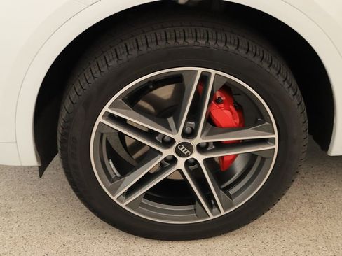 Certified 2025 Audi Q5 e Premium Plus w/ Premium Plus Package image 33