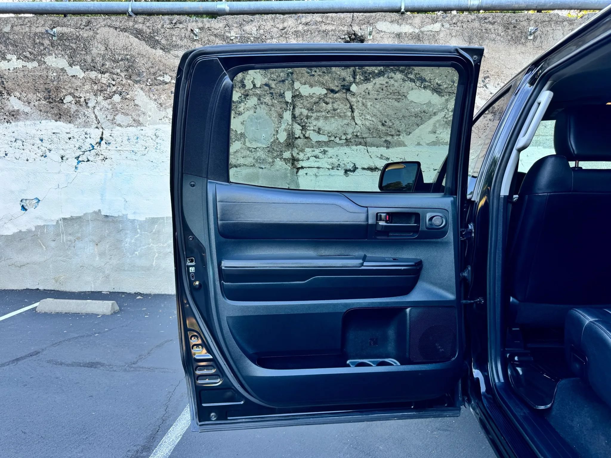 Used 2017 Toyota Tundra Limited w/ Limited Premium Package RWD image 27