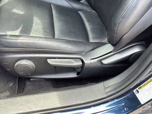 Used 2019 MAZDA MAZDA3 Hatchback FWD image 14