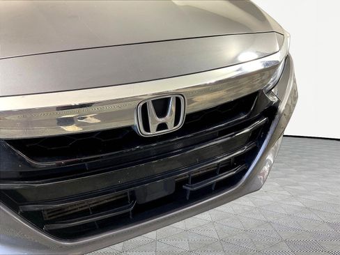 Used 2018 Honda Accord EX image 33