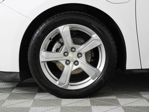Used 2018 Chevrolet Volt LT w/ LT Driver Confidence Package FWD image 26