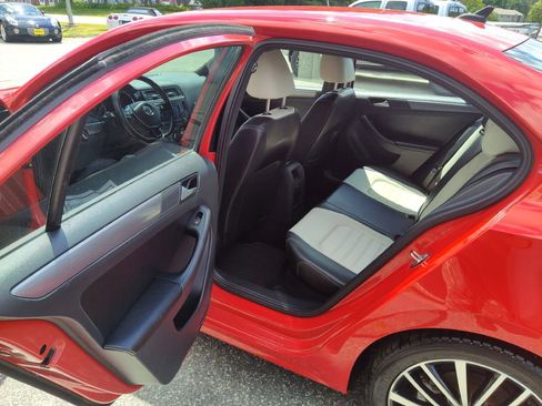Used 2016 Volkswagen Jetta Sport w/ Lighting Package image 14