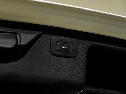 Used 2023 Land Rover Discovery Sport S R-Dynamic image 57