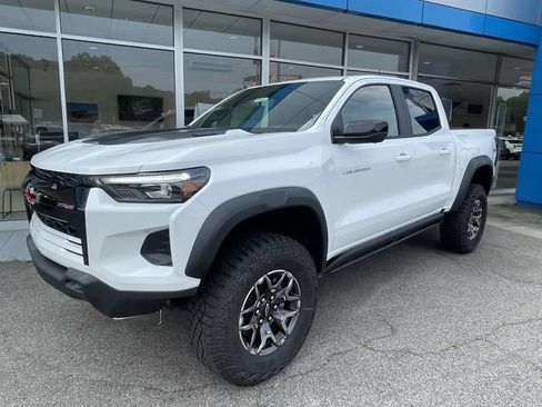New 2026 Chevrolet Colorado ZR2 w/ Technology Package AWD/4WD image 7