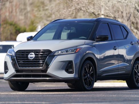 Used 2023 Nissan Kicks SR image 31