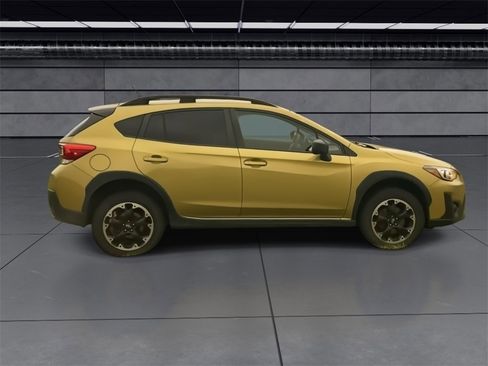 Used 2023 Subaru Crosstrek 2.0i image 5