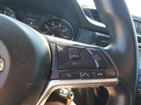 Used 2017 Nissan Rogue S AWD/4WD image 23