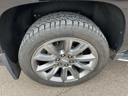 Used 2015 Chevrolet Suburban LTZ image 11