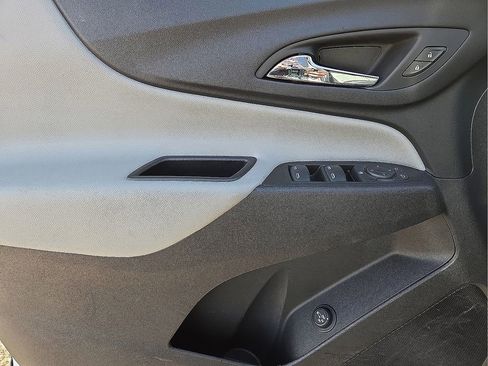 Used 2024 Chevrolet Equinox LT image 21