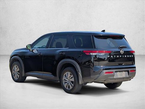 Used 2024 Nissan Pathfinder S FWD image 7