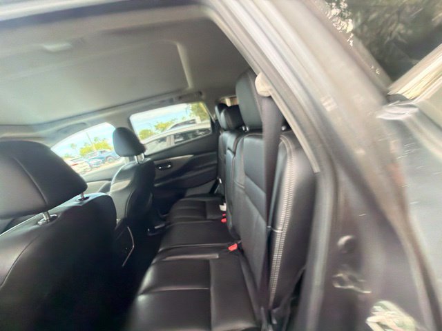 Used 2018 Nissan Murano SL w/ Moonroof Package FWD image 3