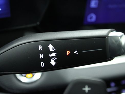 New 2026 Chevrolet Equinox LT w/ Convenience Package II image 23