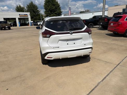 Used 2023 Nissan Kicks SV FWD image 13