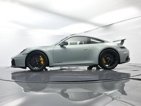 Certified 2025 Porsche 911 Carrera GTS RWD image 43