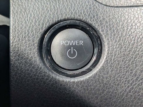 Used 2025 Toyota Camry SE FWD image 33