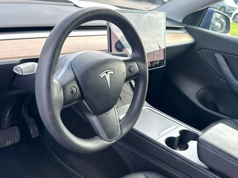Used 2021 Tesla Model Y Long Range AWD/4WD image 13