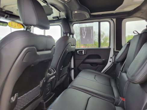 Used 2024 Jeep Wrangler High Altitude AWD/4WD image 18