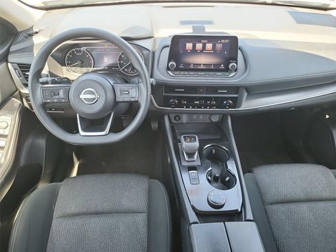 Used 2024 Nissan Rogue SV AWD/4WD image 12