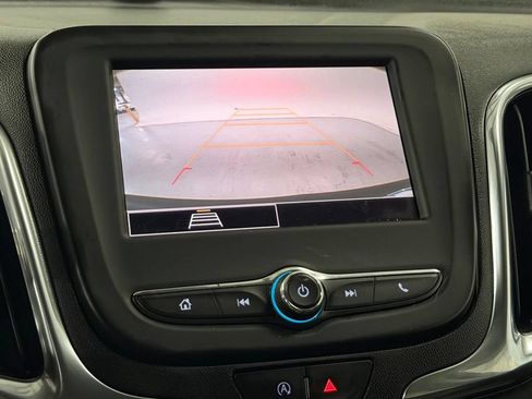 Used 2022 Chevrolet Equinox LT FWD image 19