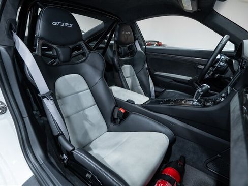 Used 2016 Porsche 911 GT3 RS RWD image 39