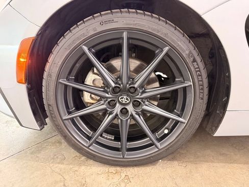 Used 2023 Toyota GR86 Premium RWD image 16