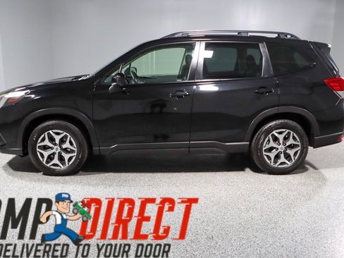 Used 2023 Subaru Forester Premium AWD/4WD image 9
