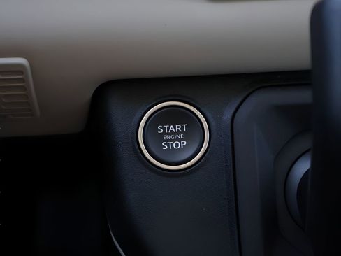Certified 2024 Land Rover Defender 110 SE AWD/4WD image 26