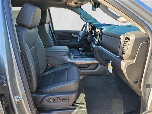 New 2026 Chevrolet Silverado 1500 LTZ w/ Z71 Off-Road Package AWD/4WD image 17