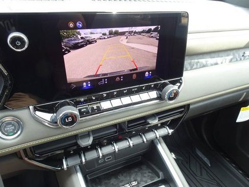 New 2026 Chevrolet Colorado ZR2 w/ Technology Package AWD/4WD image 10