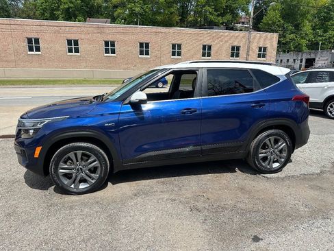 Used 2021 Kia Seltos S AWD/4WD image 4