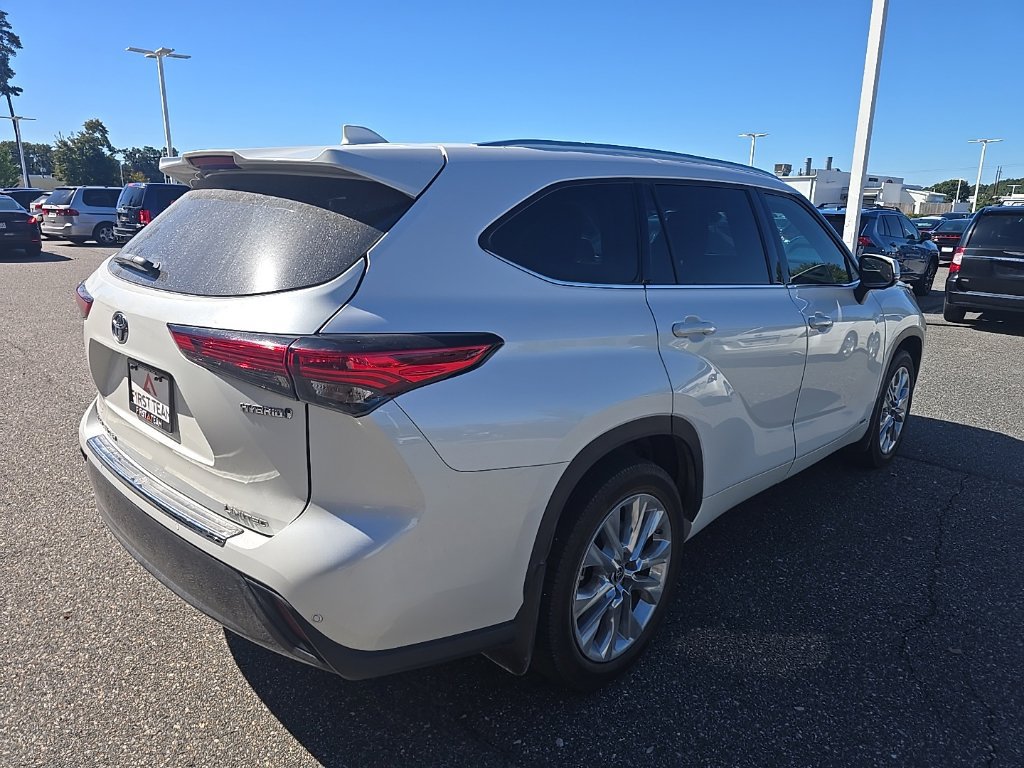 Used 2023 Toyota Highlander Limited AWD/4WD image 5