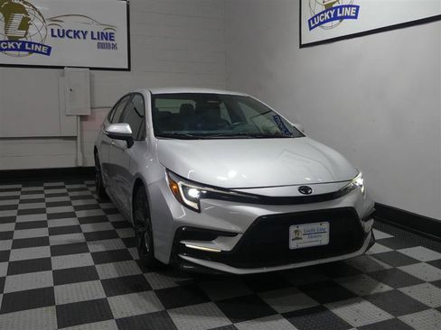 Used 2024 Toyota Corolla SE FWD image 5