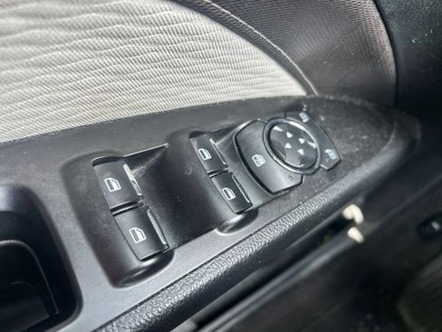 Used 2019 Ford Fusion SE w/ Equipment Group 151A FWD image 19