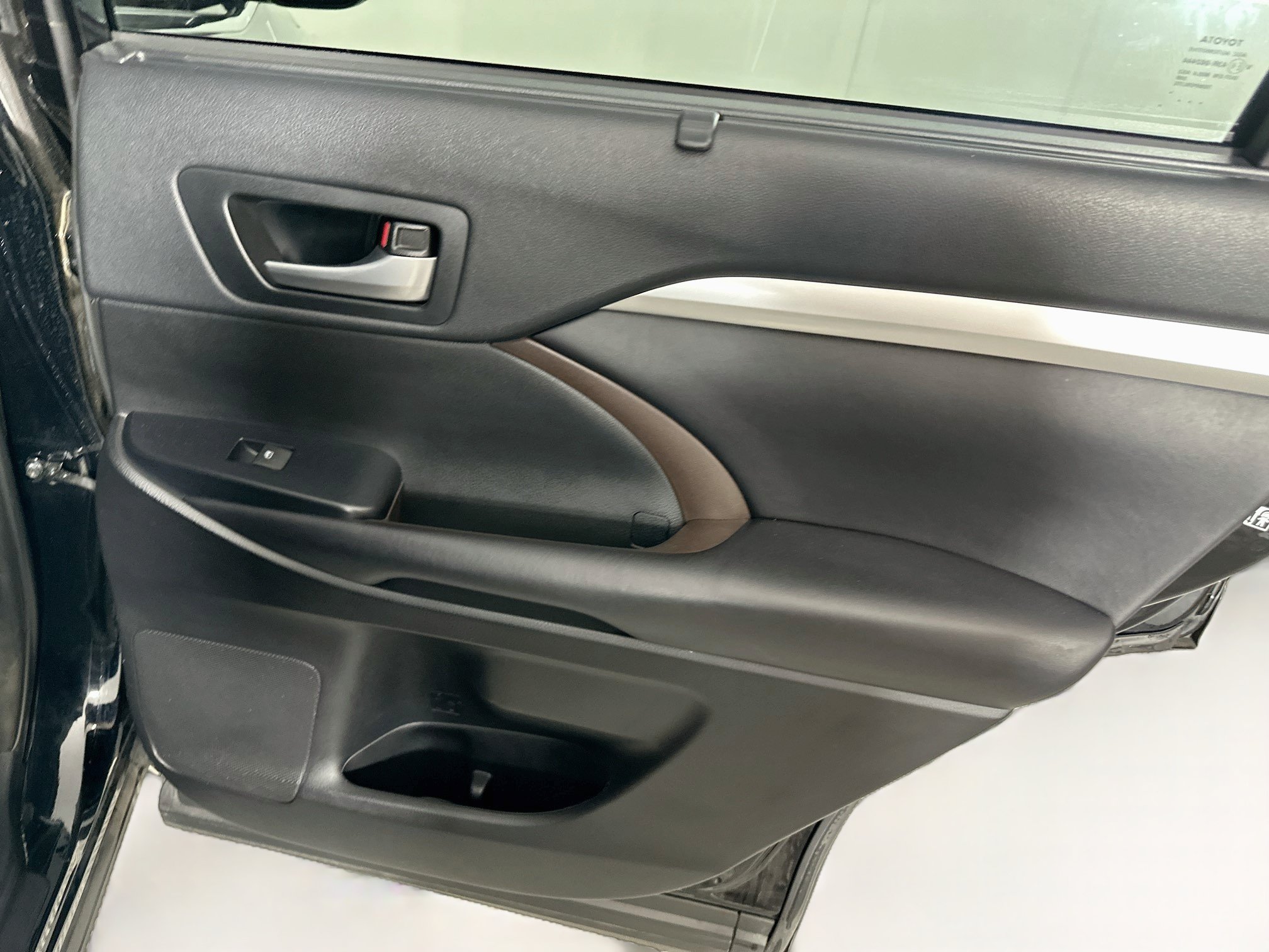 Used 2018 Toyota Highlander XLE AWD/4WD image 33