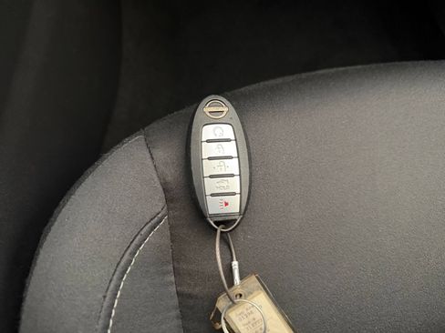 Used 2025 Nissan Altima 2.5 SV FWD image 18