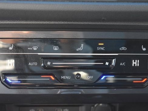 Used 2022 Volkswagen Tiguan SE R-Line image 28