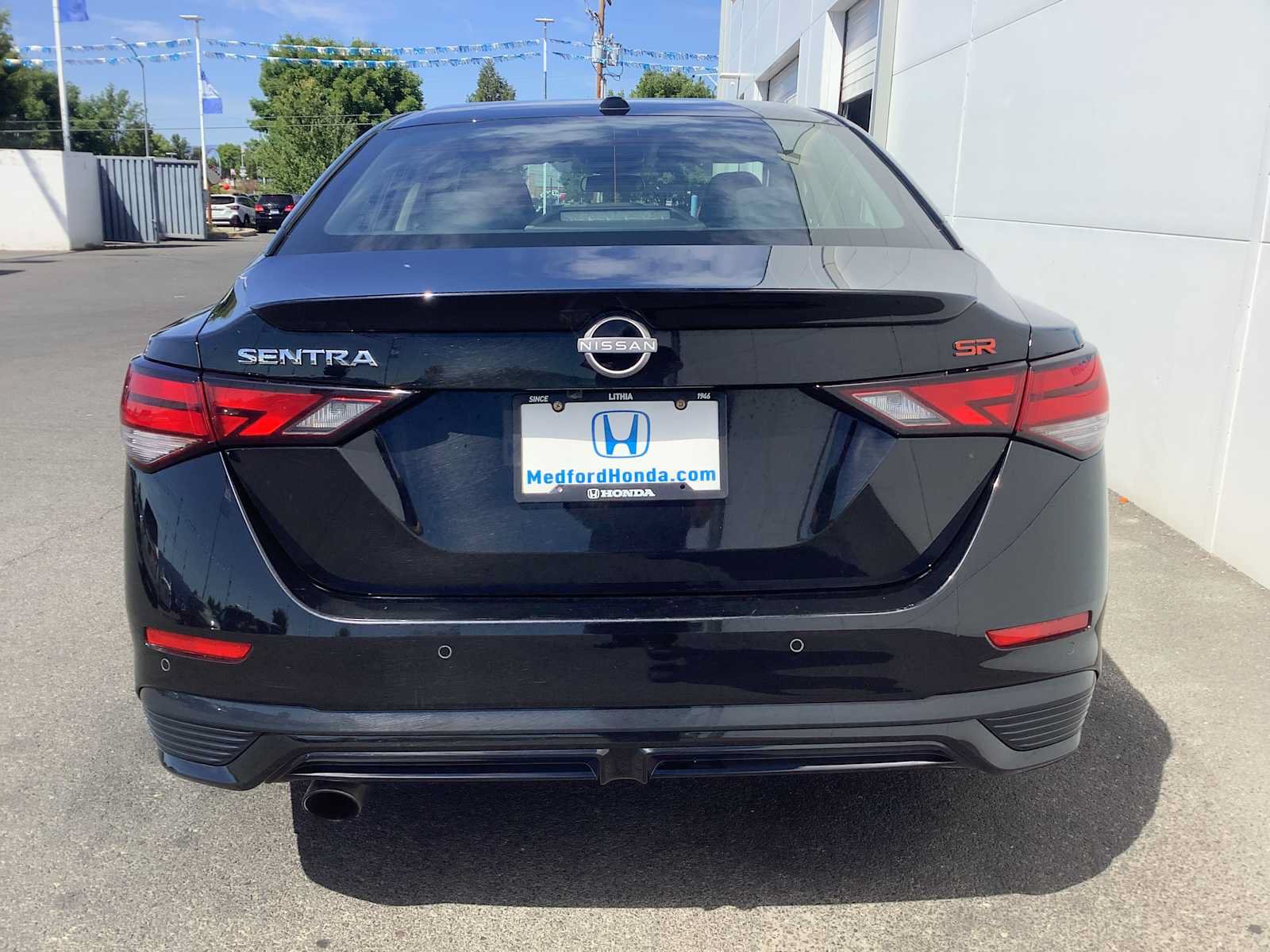 Used 2025 Nissan Sentra SR FWD image 5