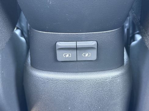 New 2025 Nissan Kicks Play S image 21