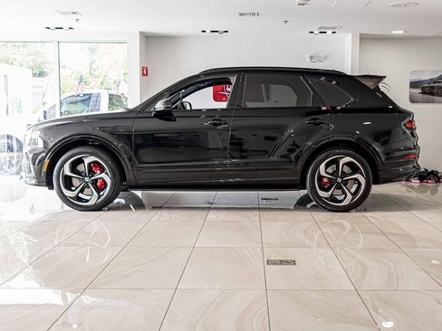 Used 2022 Bentley Bentayga image 6