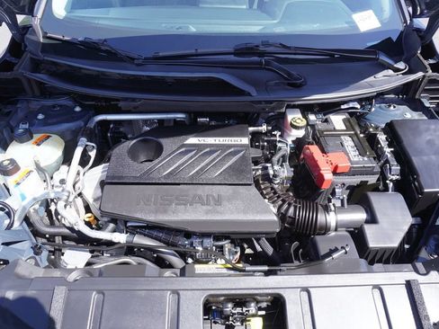 Certified 2025 Nissan Rogue SV FWD image 7