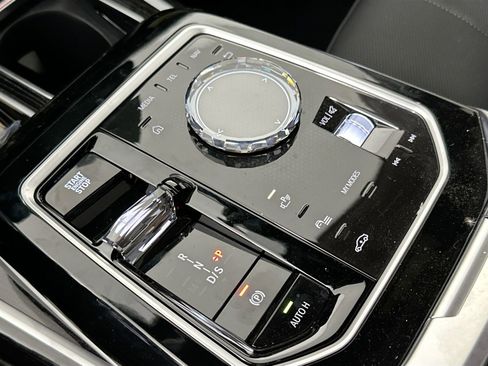 New 2026 BMW 750e xDrive w/ Executive Package image 16