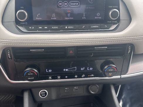 Used 2021 Nissan Rogue SV AWD/4WD image 16