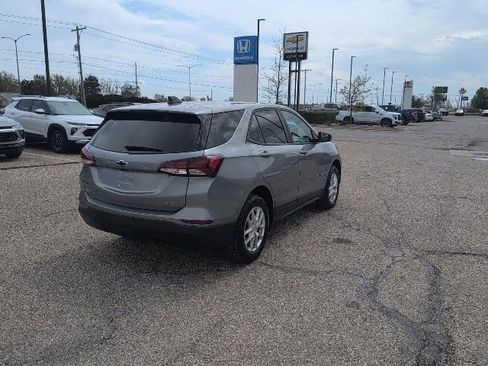 Used 2023 Chevrolet Equinox LS w/ LS Convenience Package AWD/4WD image 17