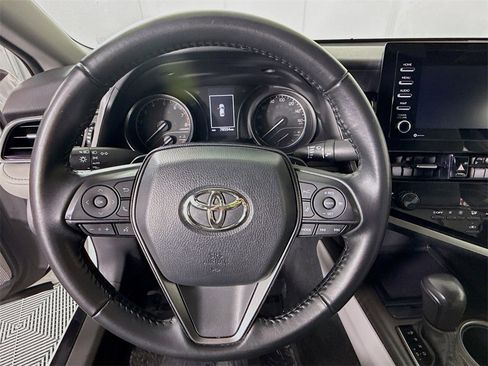 Certified 2022 Toyota Camry SE image 19