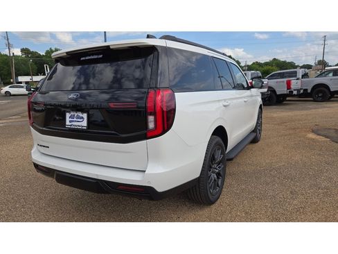 New 2026 Ford Expedition Platinum w/ Stealth Appearance Package AWD/4WD image 5