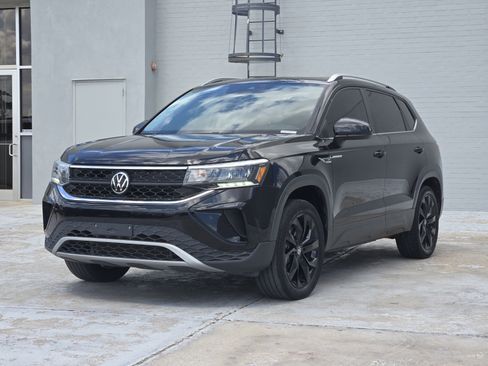 Used 2023 Volkswagen Taos SE AWD/4WD image 5