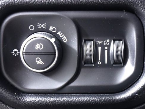 Used 2019 RAM 1500 Rebel image 10